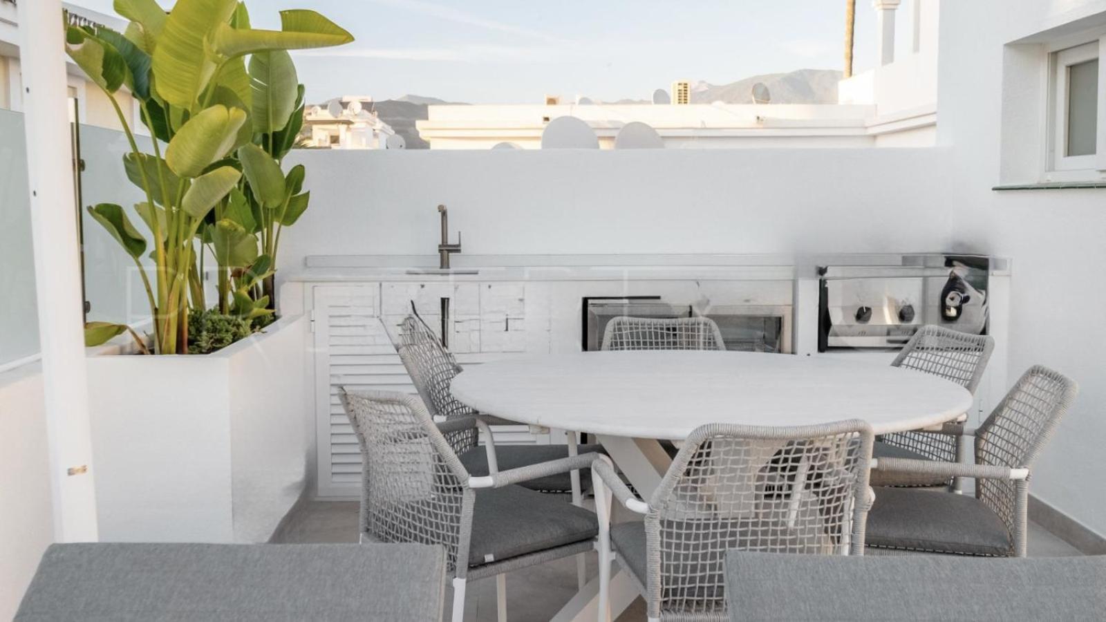 The Exquisite Townhouse In Aloha Gardens Marbella