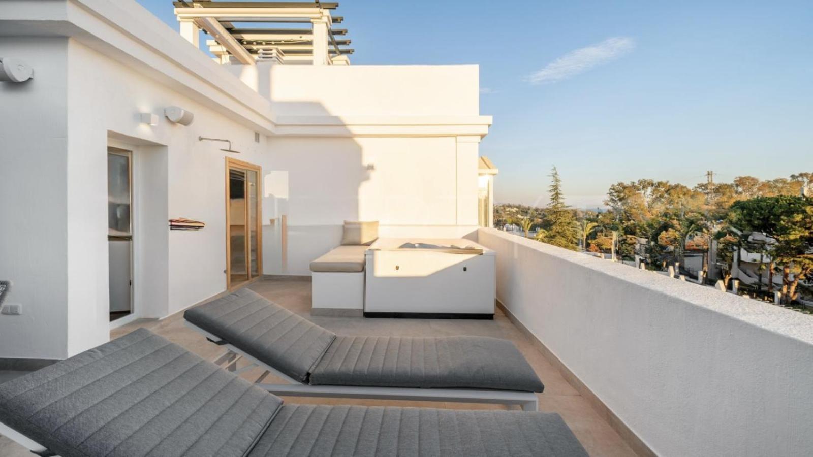 The Exquisite Townhouse In Aloha Gardens * Marbella